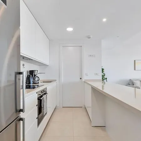 With Big Pool And Close To Beach! *