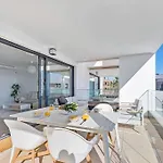 Apartment With Big Pool And Close To Beach! *
