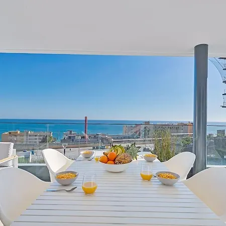 With Big Pool And Close To Beach! *