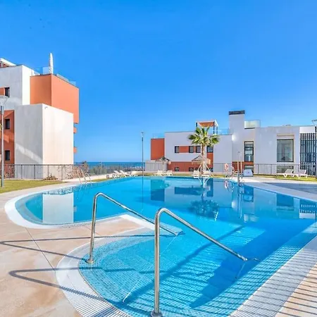 شقة With Big Pool And Close To Beach! *