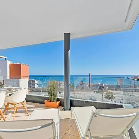With Big Pool And Close To Beach!
