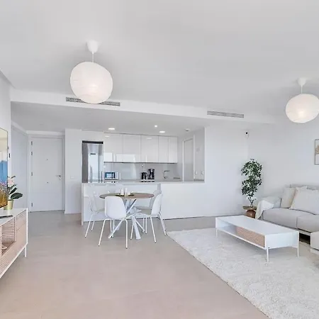 With Big Pool And Close To Beach! * פואנגירולה